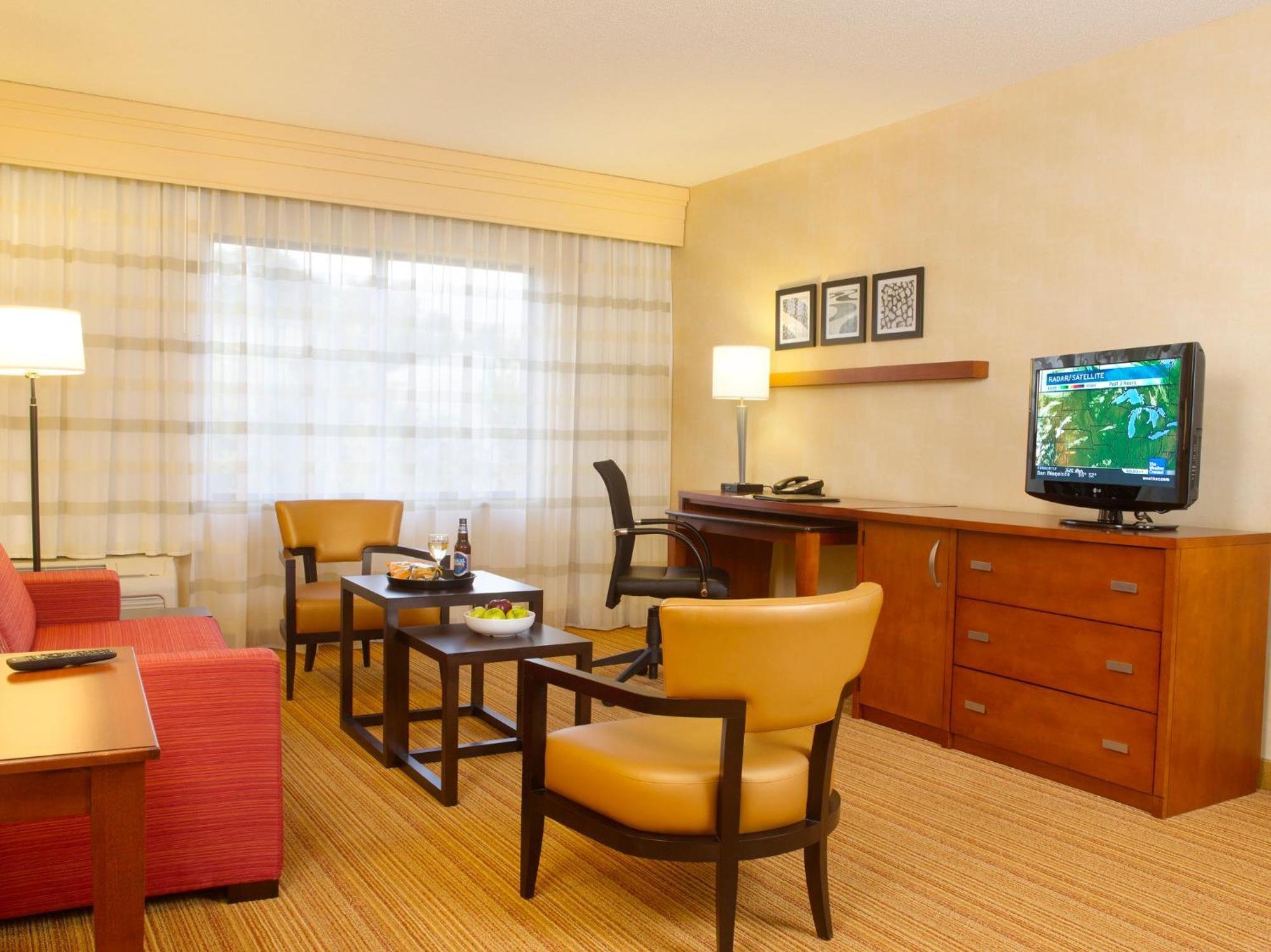 Hotel Courtyard Philadelphia/Langhorne Exterior foto